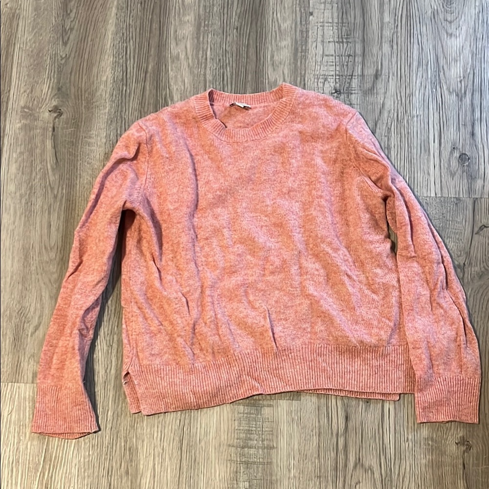 Women's salmon color Sweater